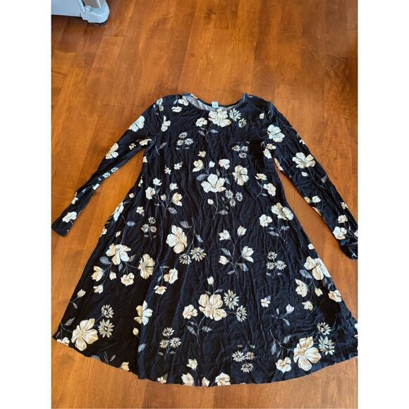 Women’s Old Navy, long sleeve floral dress - Picture 1 of 3